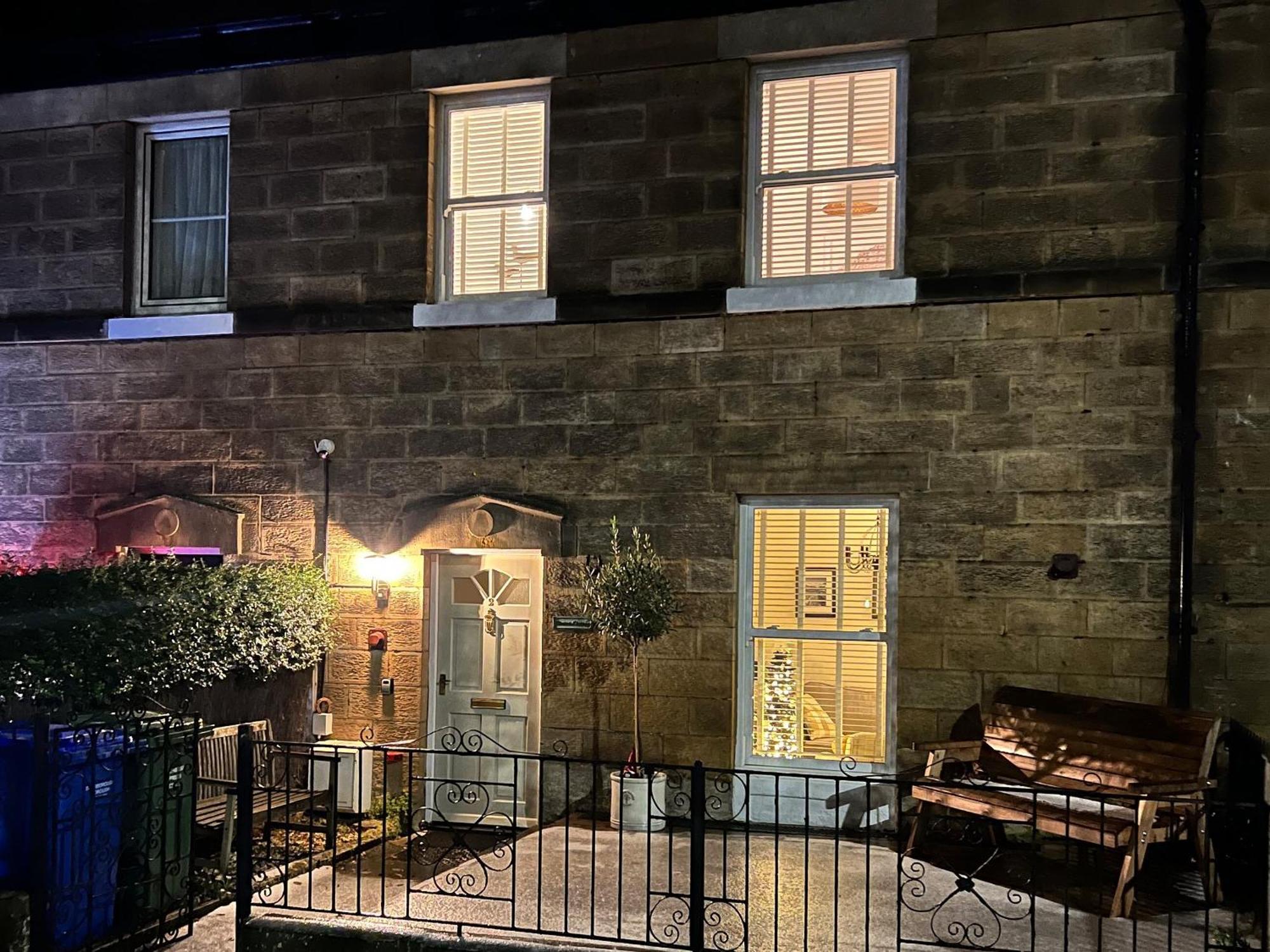 Darton Cottage Уитби Екстериор снимка